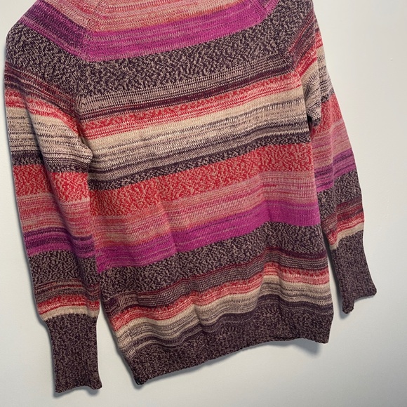 Eddie Bauer Purple and Red Soft 100% Cotton Medium-Weight Crew-Neck Sweater - Picture 3 of 4